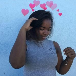 Meet your Posher, Jaysonia